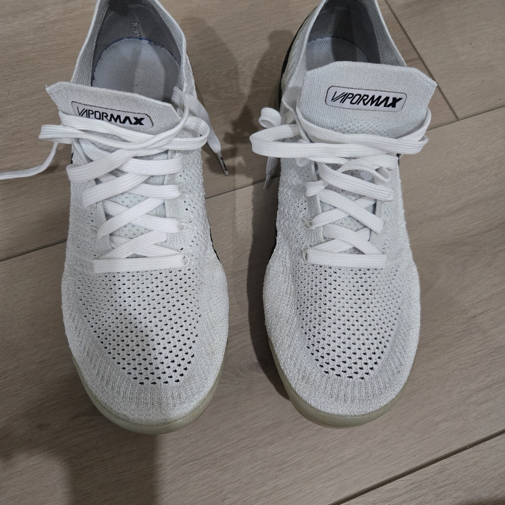 Nike VaporMax Flyknit Orca White Sneakers